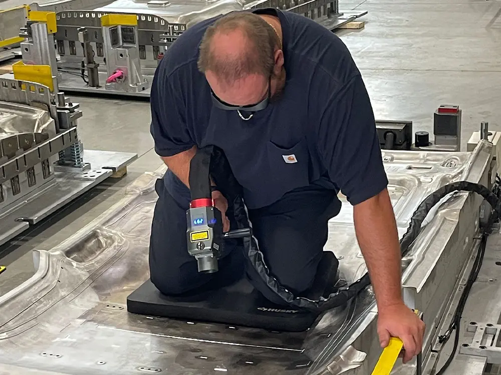 laser cleaning for automotive molds case